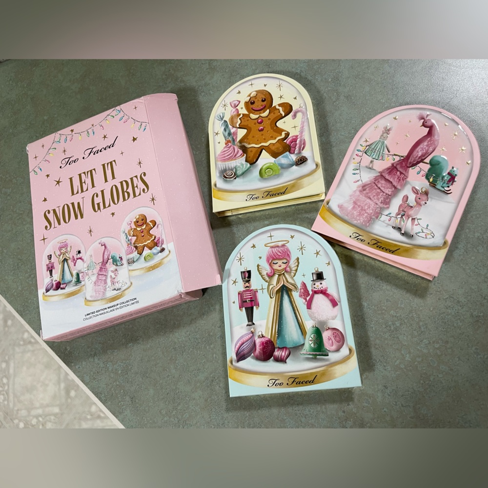 Too Faced Let It Snow Globes 3 Piece Gift Palette Brand New